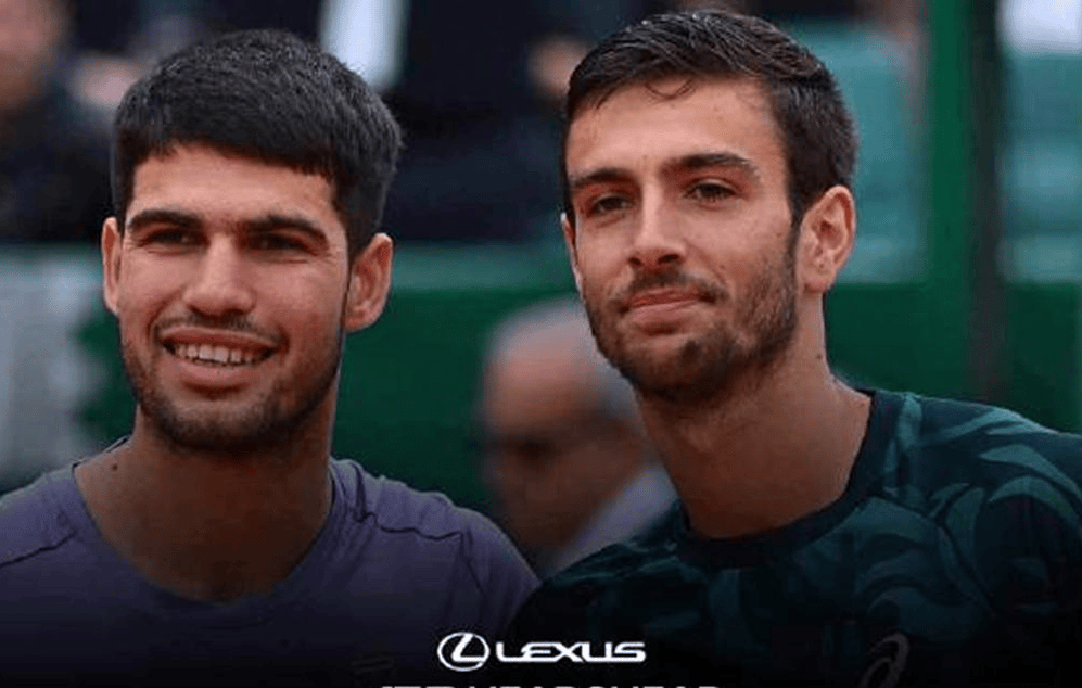 显得更为刺 显得更为刺